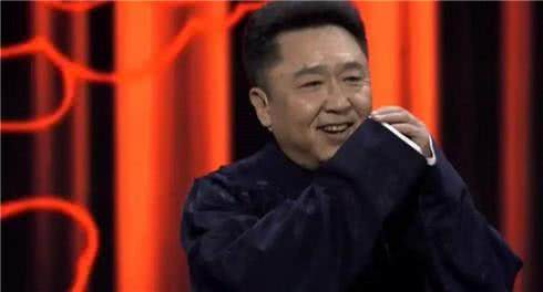 郭德纲：交朋友要交于谦这样的人郭德纲和于谦是中国相声界的两位著名表演艺术家，他们长期合作，共同创作了众多经典相声作品，深受观众喜爱。郭德纲所说的交朋友要交于谦这样的人，既表达了他对于谦个人品质的赞赏，也体现了他们之间深厚的友情和合作关系。